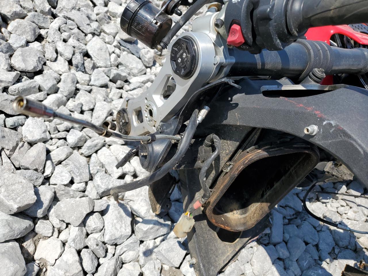2022 Ducati Panigale V4S - Image 7