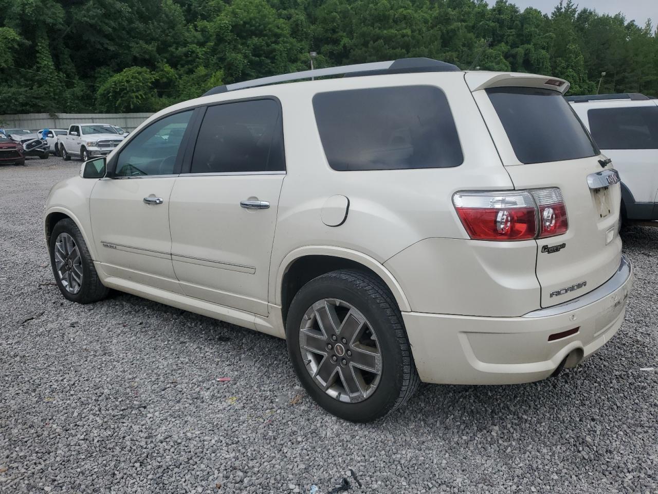 2011 GMC Acadia Denali - Фото 2