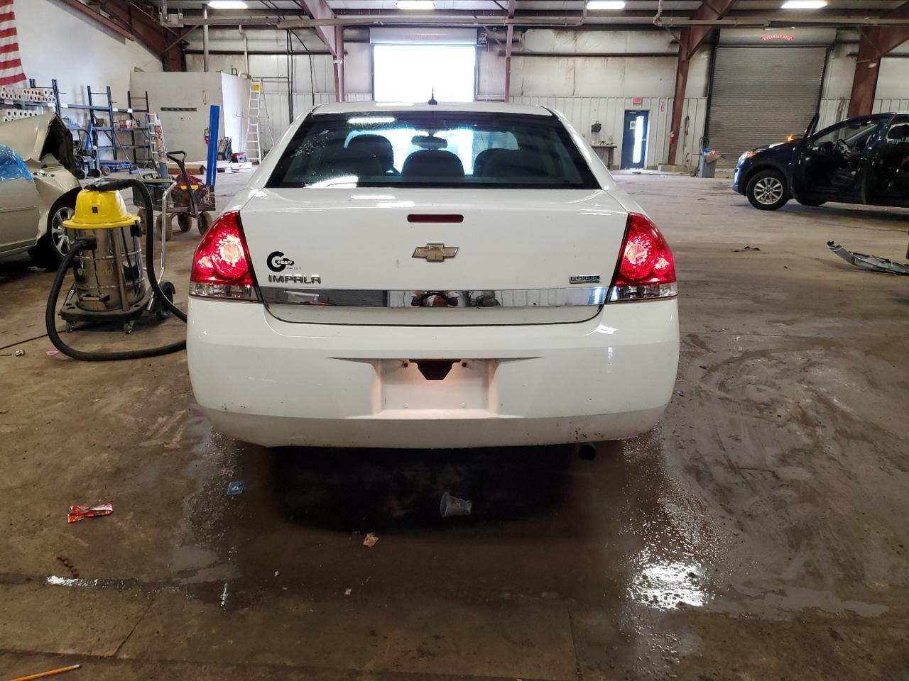 2011 Chevrolet Impala Ls - Фото 6