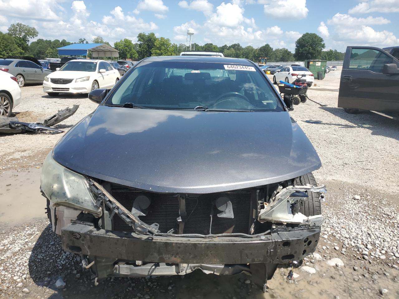 2014 Toyota Camry L - Image 5