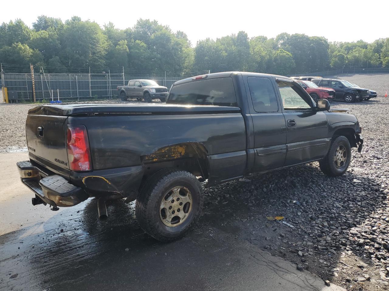 2003 Chevrolet Silverado K1500 - Image 3