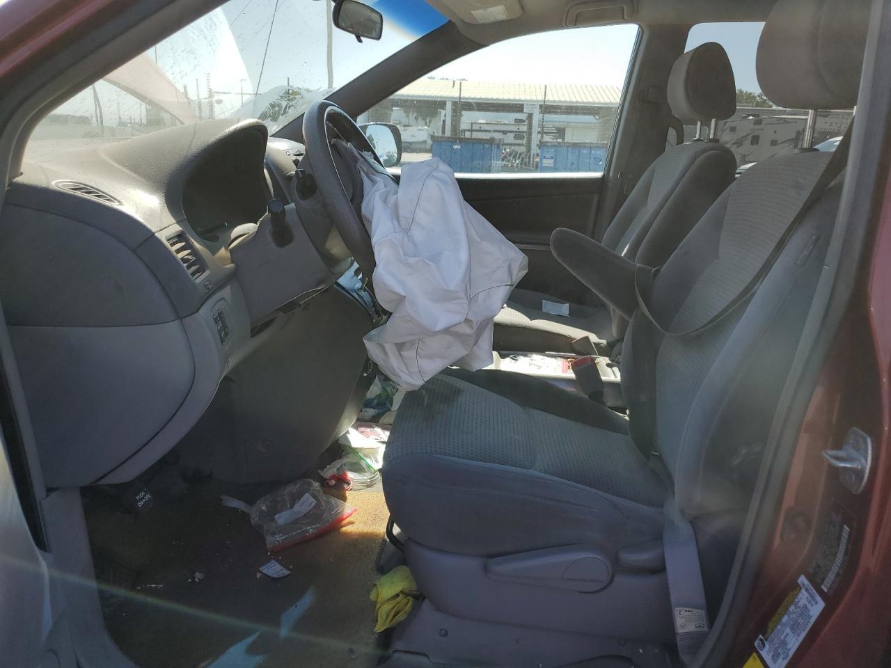 2006 Toyota Sienna Ce - Image 7