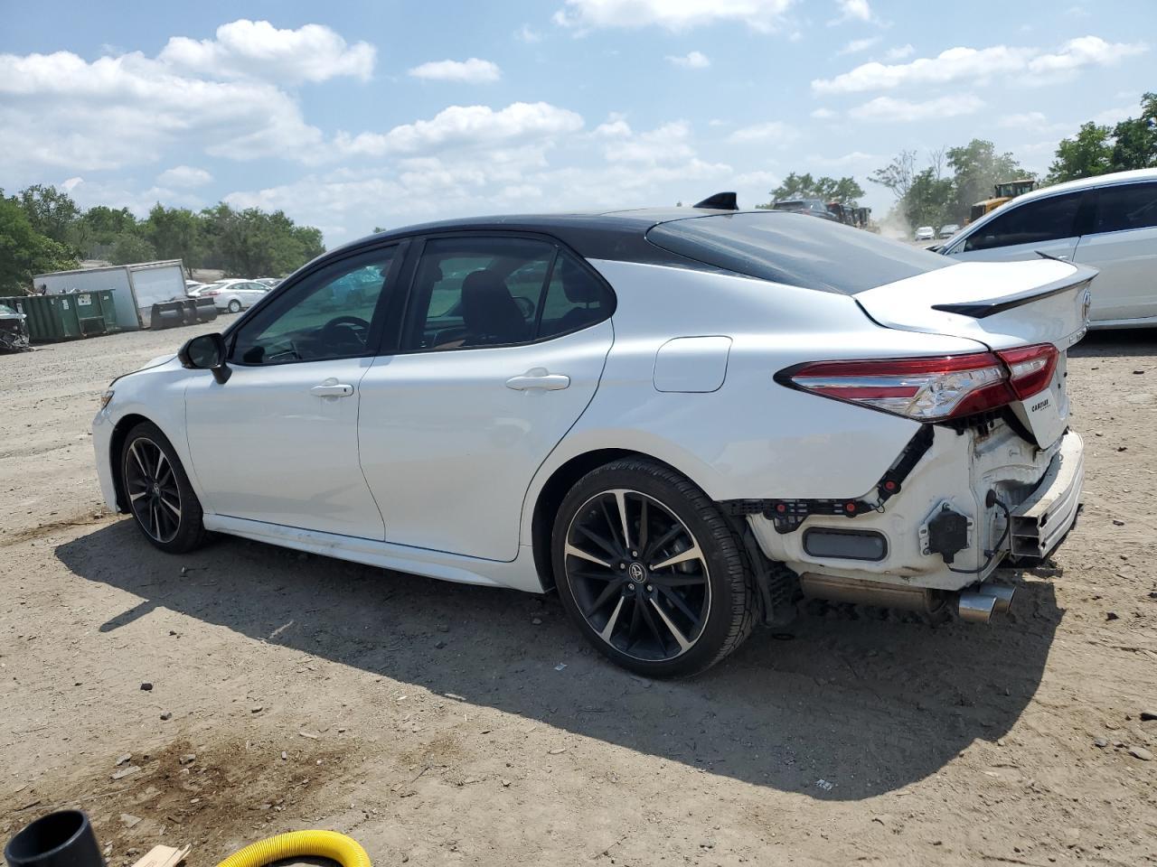 2019 Toyota Camry Xse - Фото 2