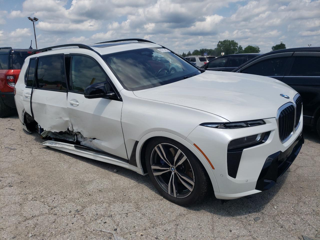 2025 BMW X7 M60I - Фото 4