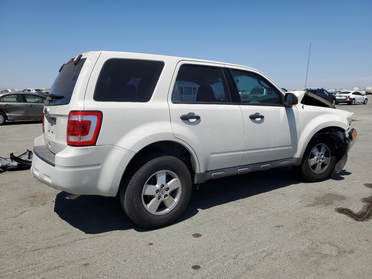 2012 Ford Escape Xls - Image 3