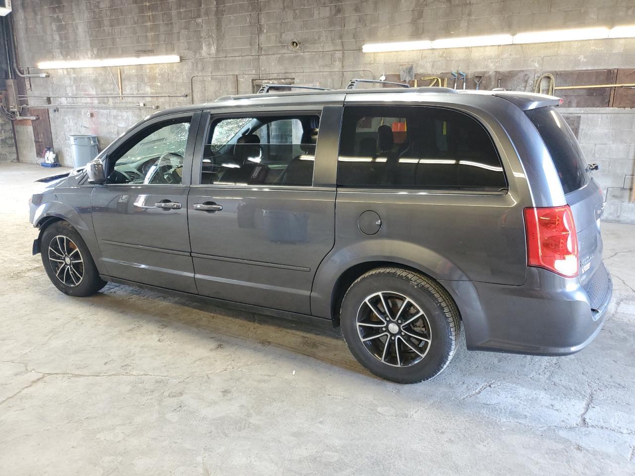 2016 Dodge Grand Caravan R/T - Фото 2