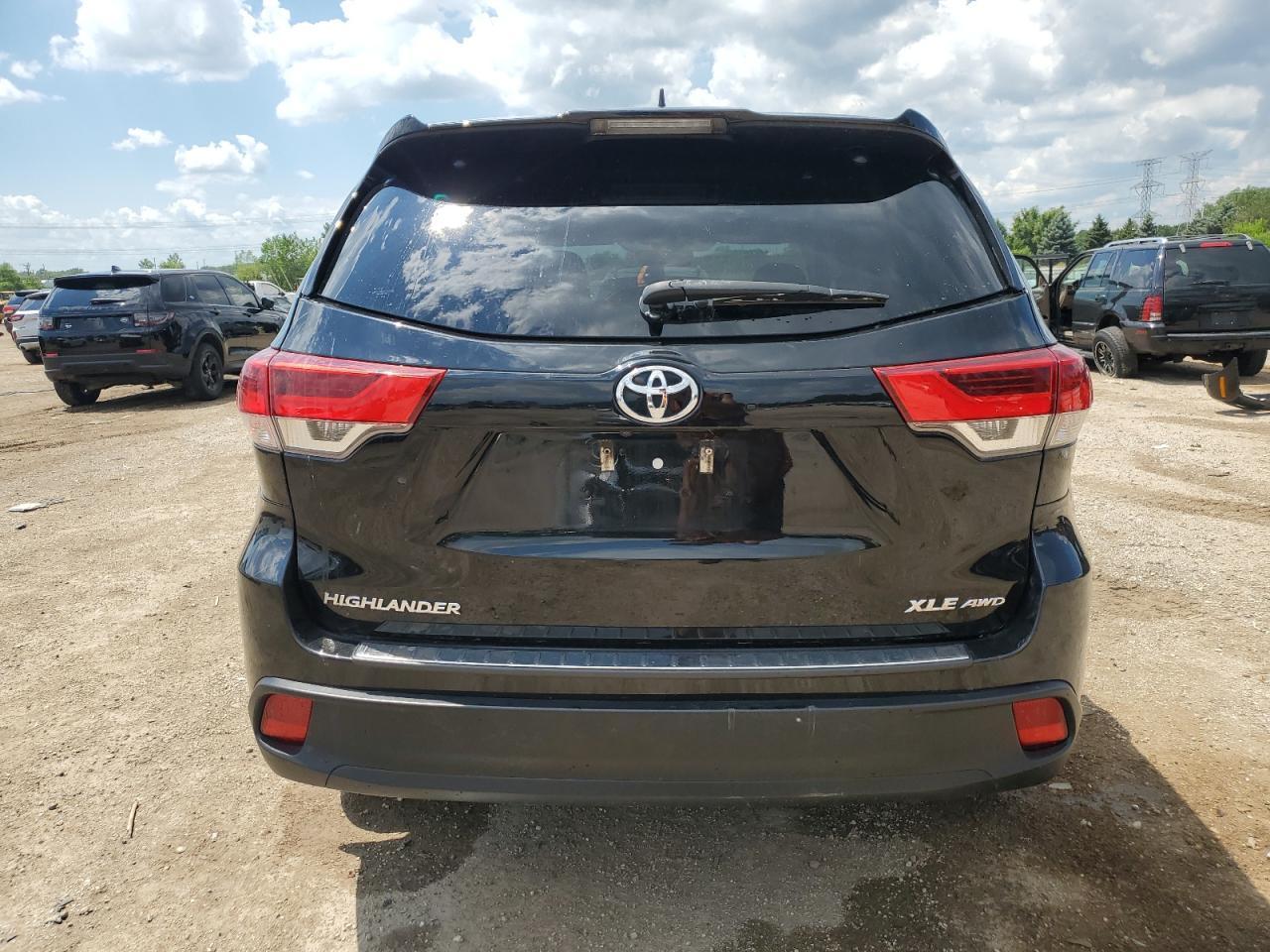 2018 Toyota Highlander Se - Фото 6