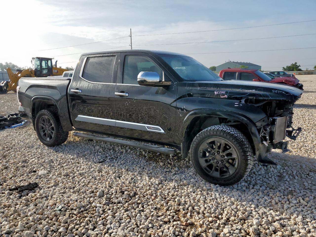 2023 Toyota Tundra Crewmax Platinum - Image 4