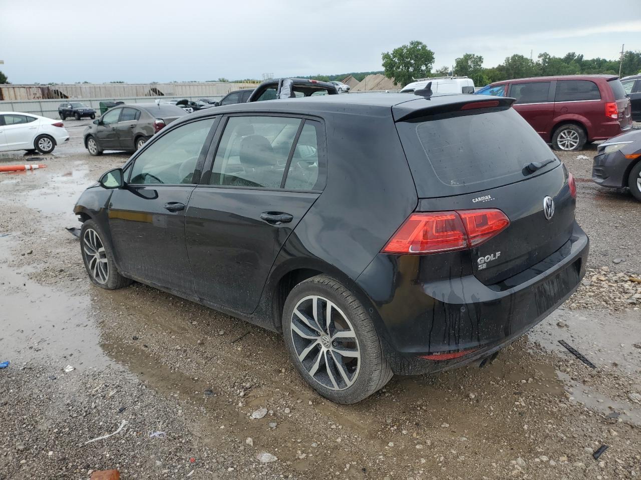 2016 Volkswagen Golf S/Se - Image 2