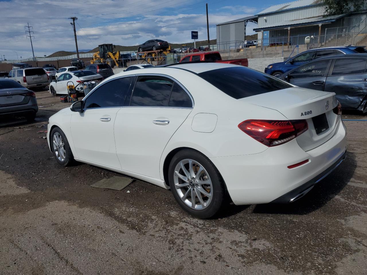 2019 Mercedes-Benz A 220 - Фото 2