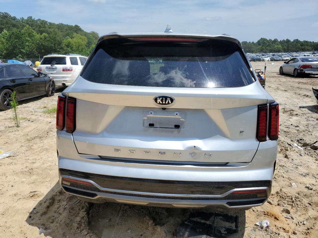 2021 Kia Sorento S - Image 6
