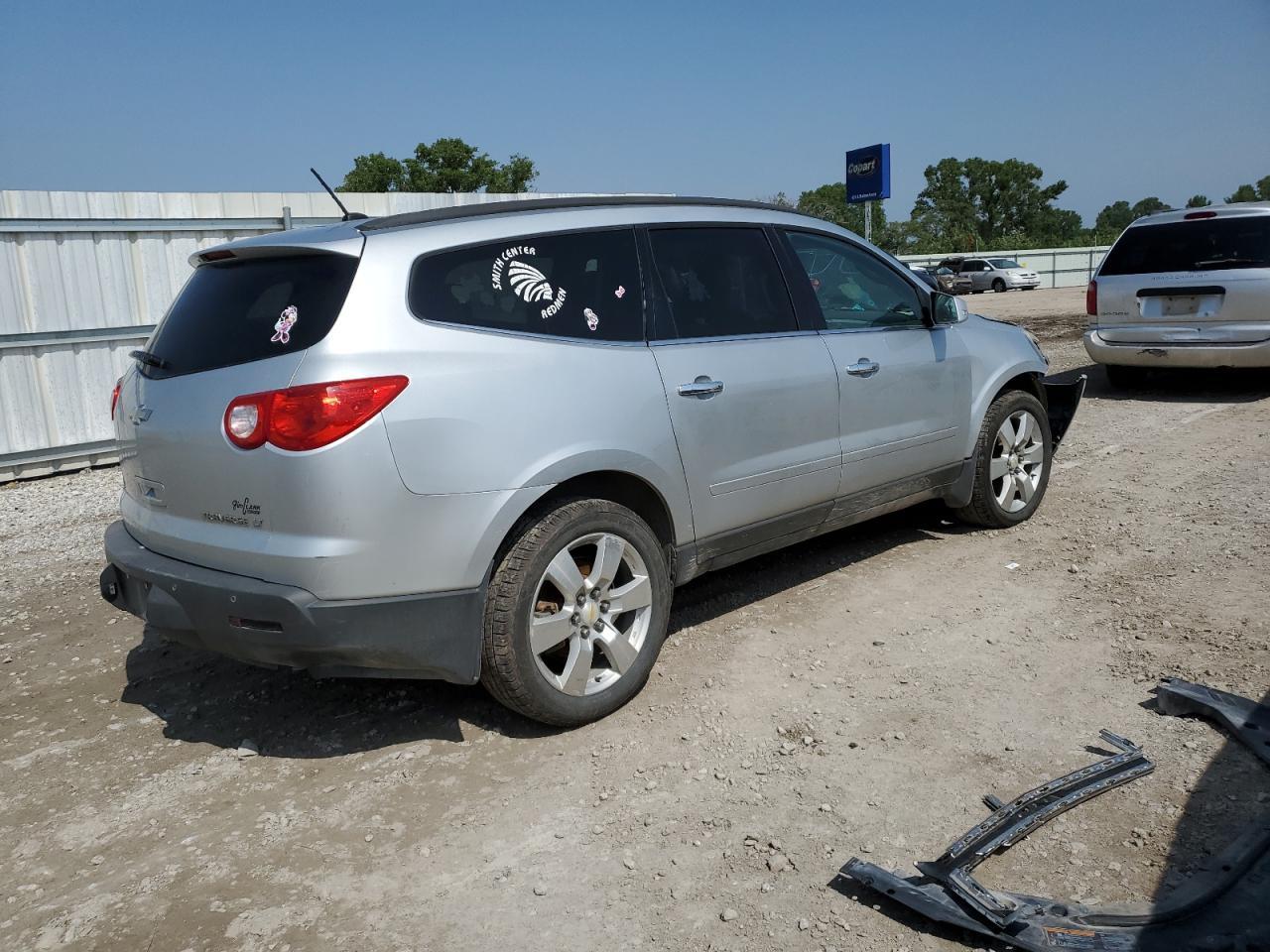 2012 Chevrolet Traverse Lt - Image 3