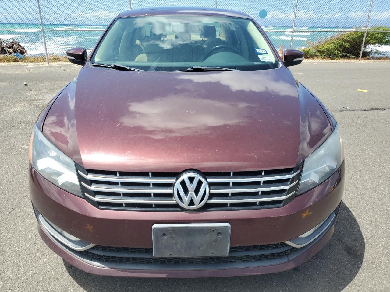 2013 Volkswagen Passat Sel - Image 5