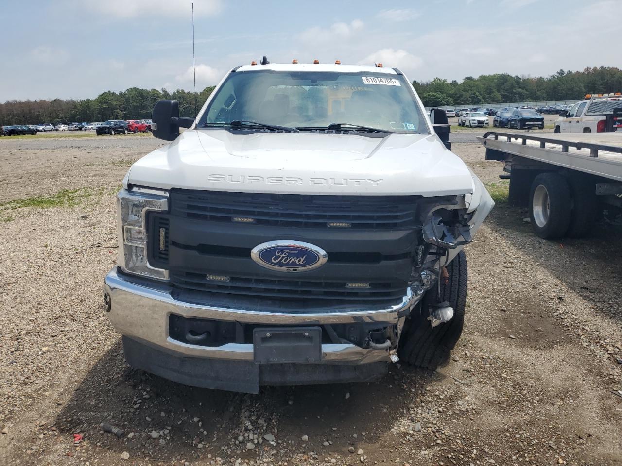 2019 Ford F350 Super Duty - Image 5