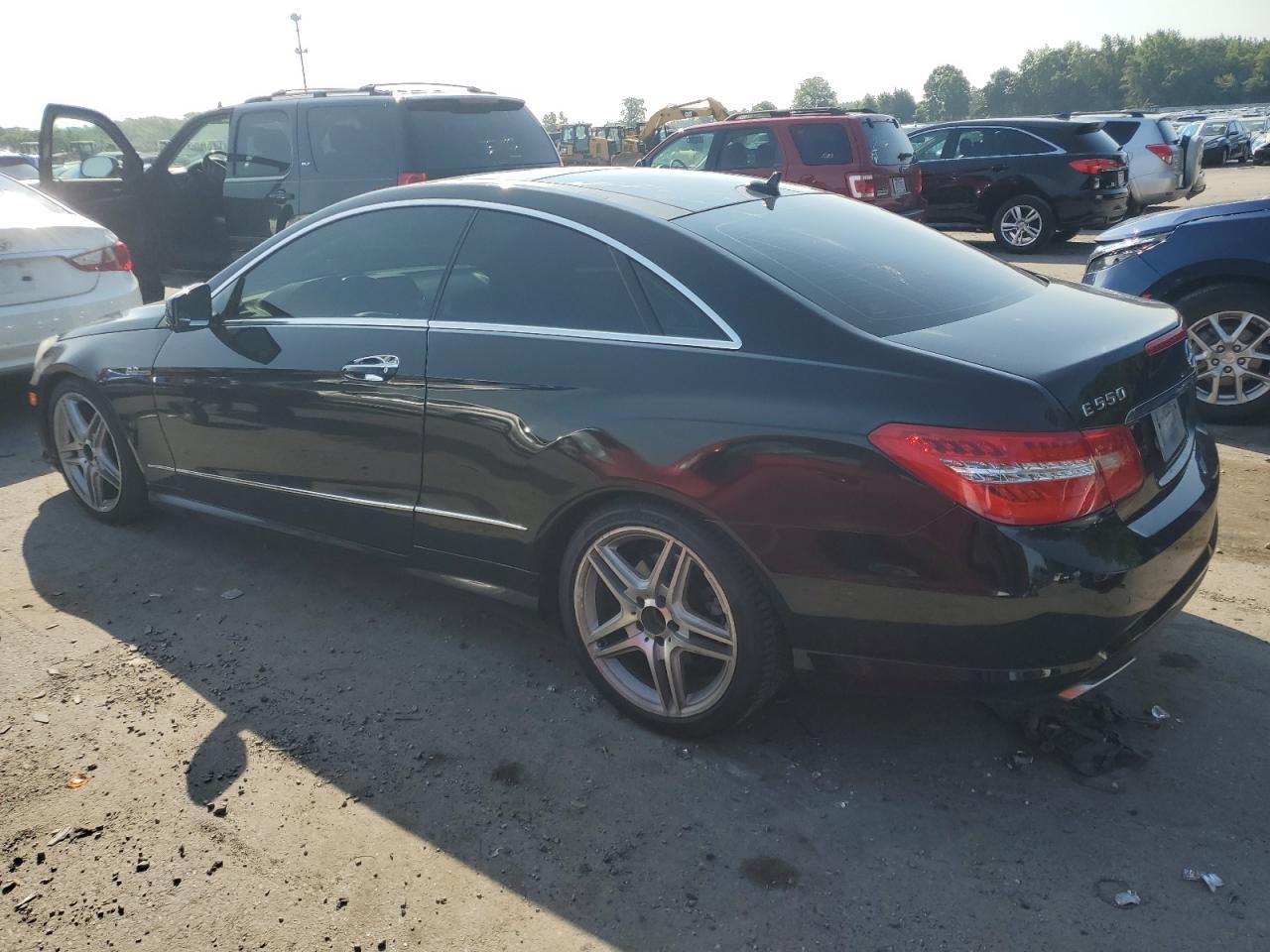 2011 Mercedes-Benz E 550 - Фото 2