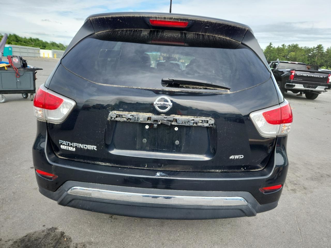 2015 Nissan Pathfinder S - Image 6