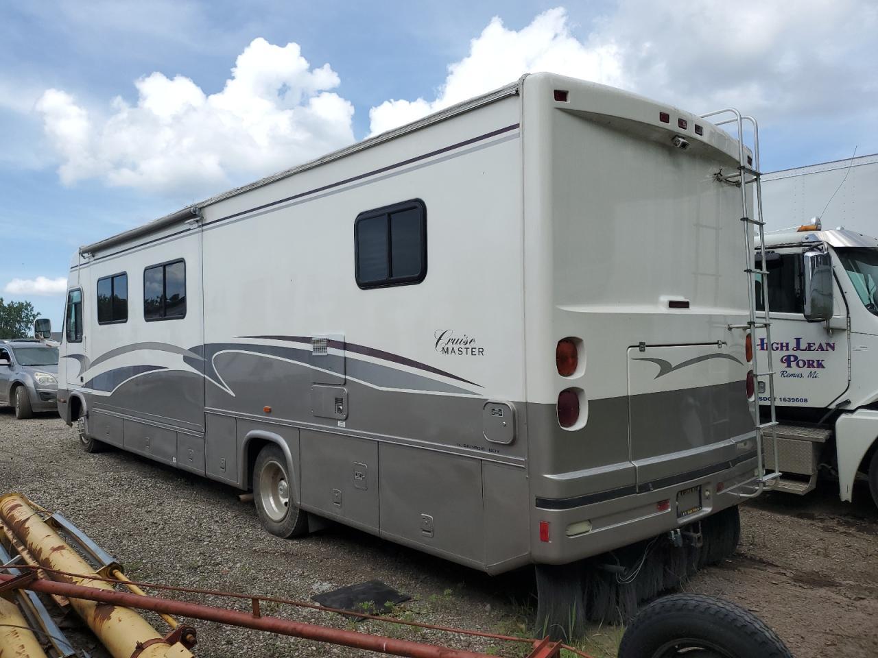 2001 Ford F550 Super Duty Stripped Chassis - Фото 3