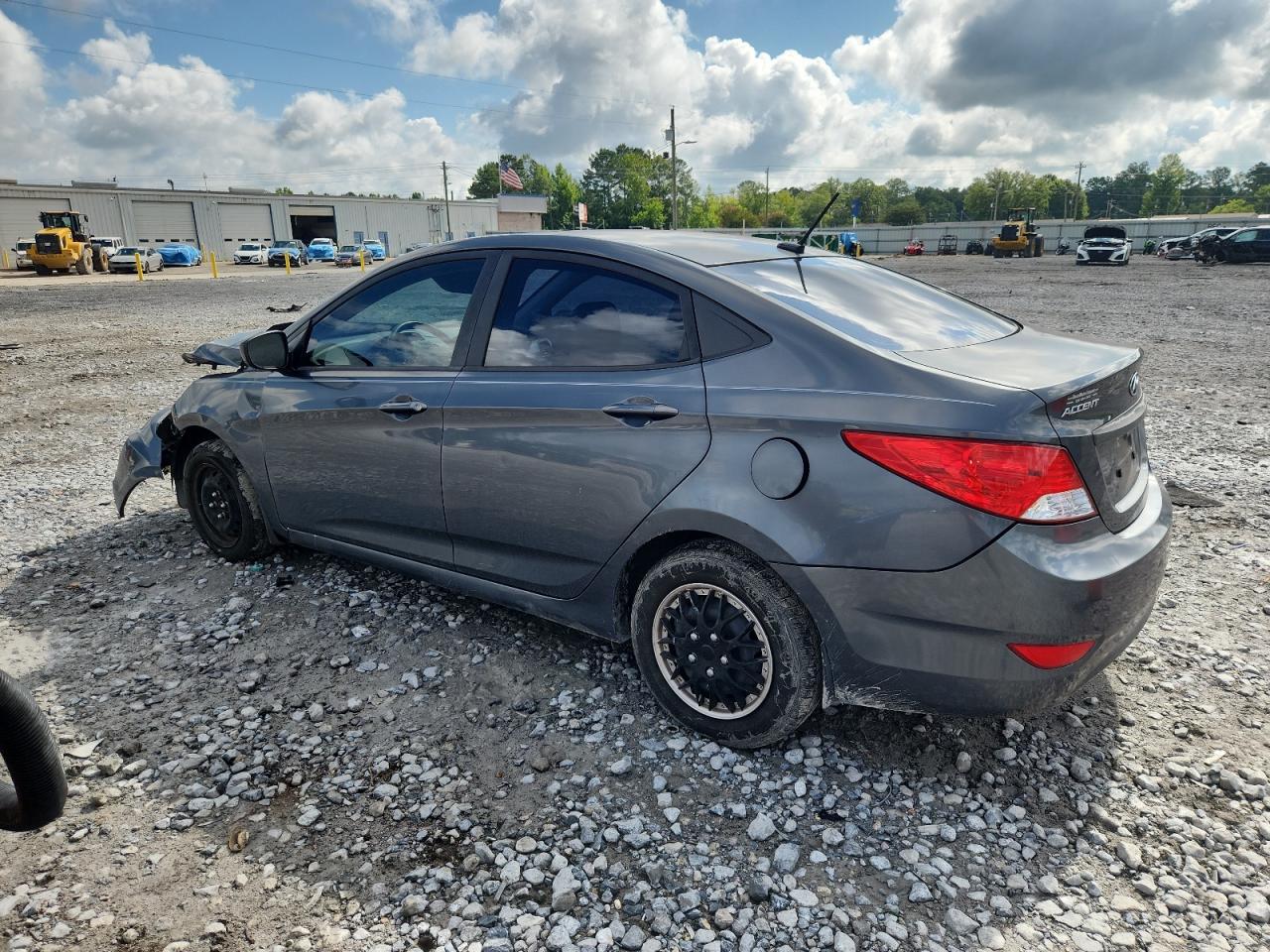 2012 Hyundai Accent Gls - Фото 2