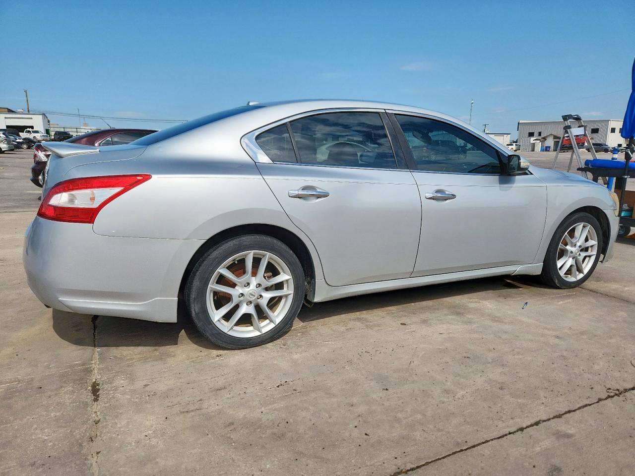 2010 Nissan Maxima S - Фото 3