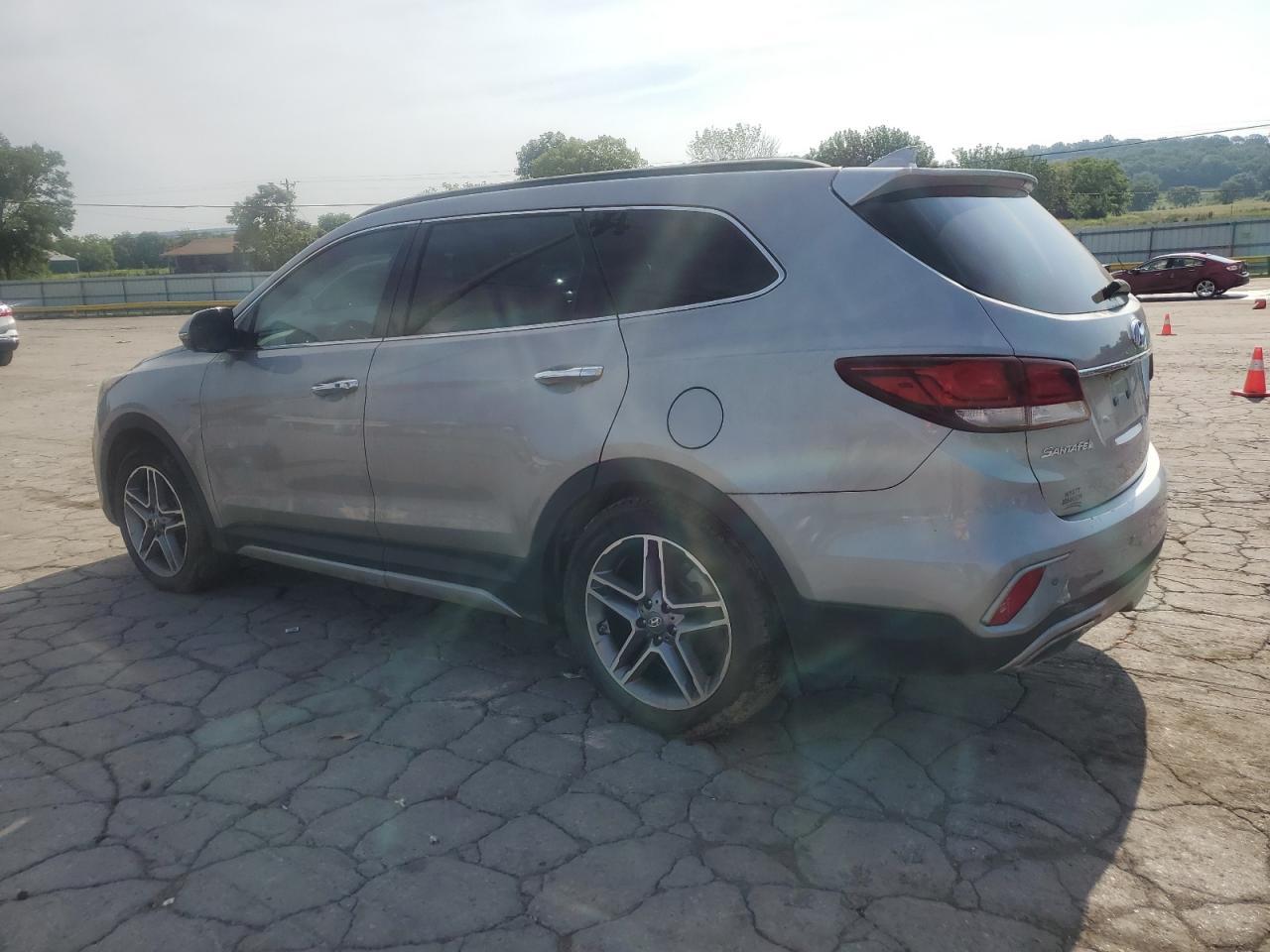 2017 Hyundai Santa Fe Se Ultimate - Image 2