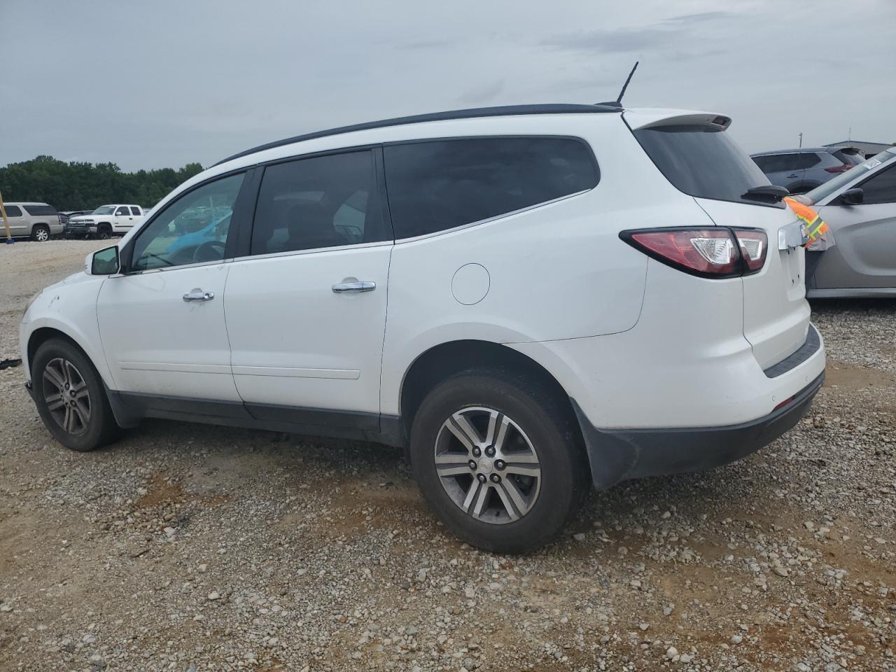 2016 Chevrolet Traverse Lt - Фото 2