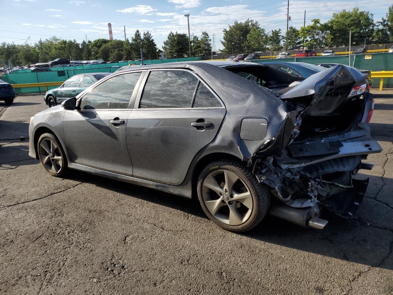2012 Toyota Camry Se - Фото 2