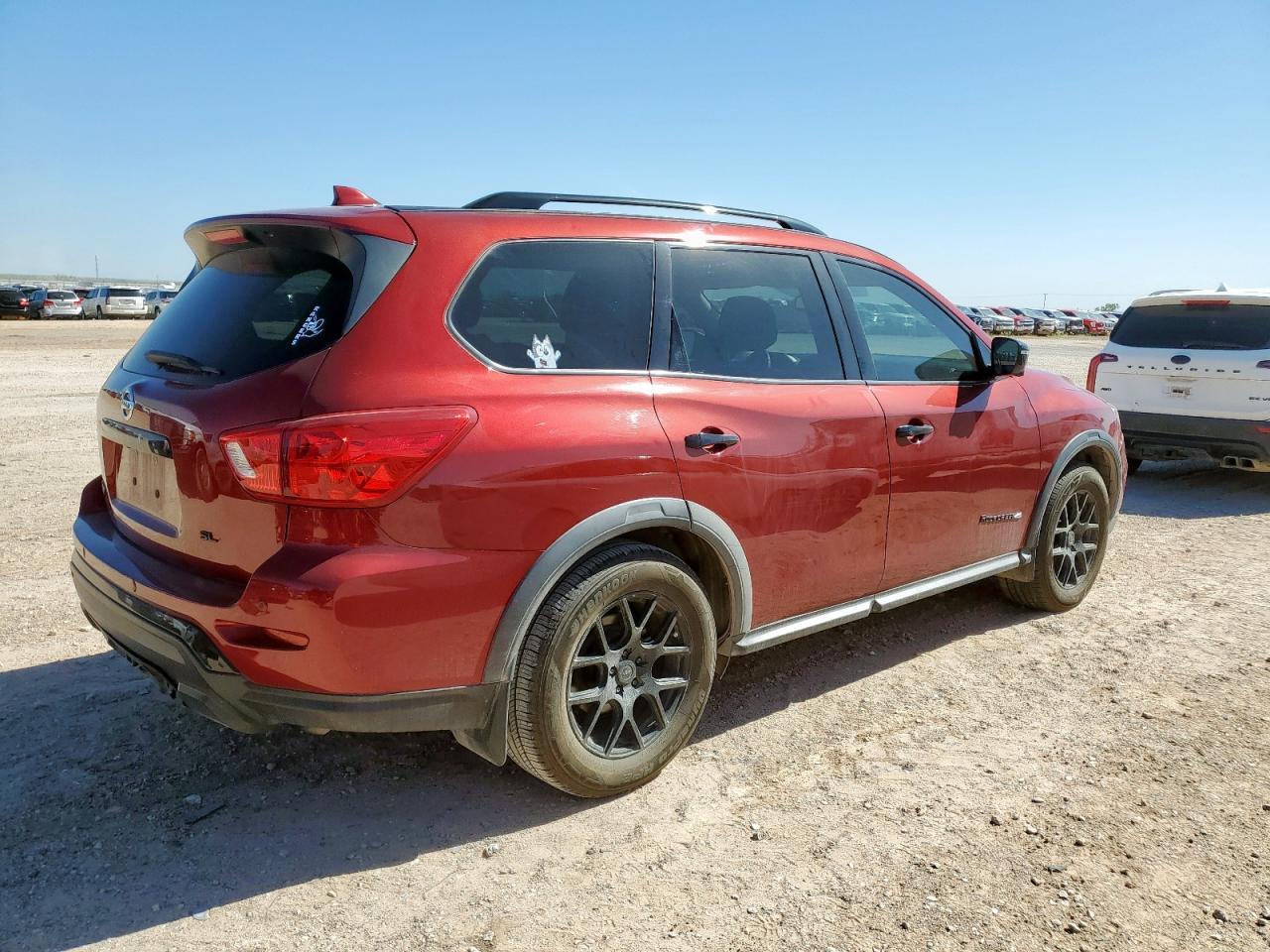 2020 Nissan Pathfinder Sl - Фото 3