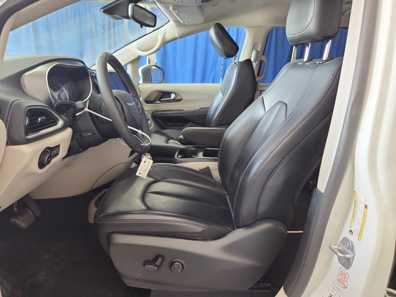 2023 Chrysler Pacifica Hybrid Touring L - Фото 7