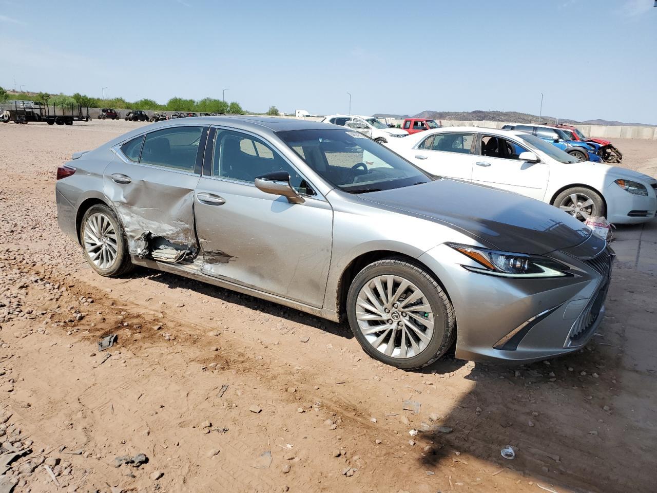 2019 Lexus Es 300H - Фото 4