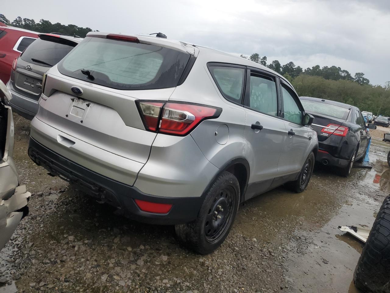 2017 Ford Escape S - Фото 3