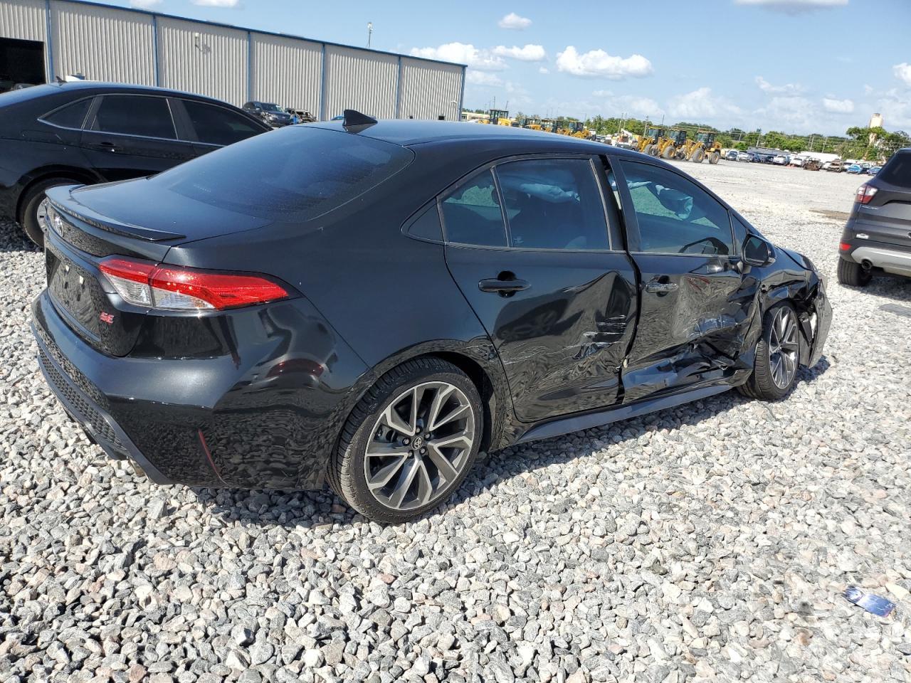 2021 Toyota Corolla Se - Image 3