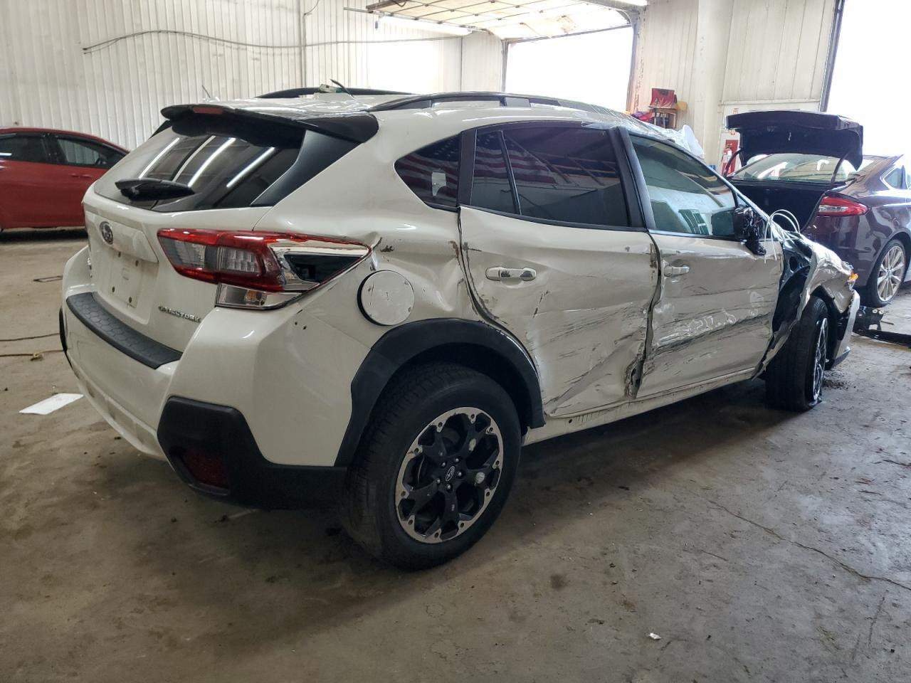 2023 Subaru Crosstrek Premium - Фото 3