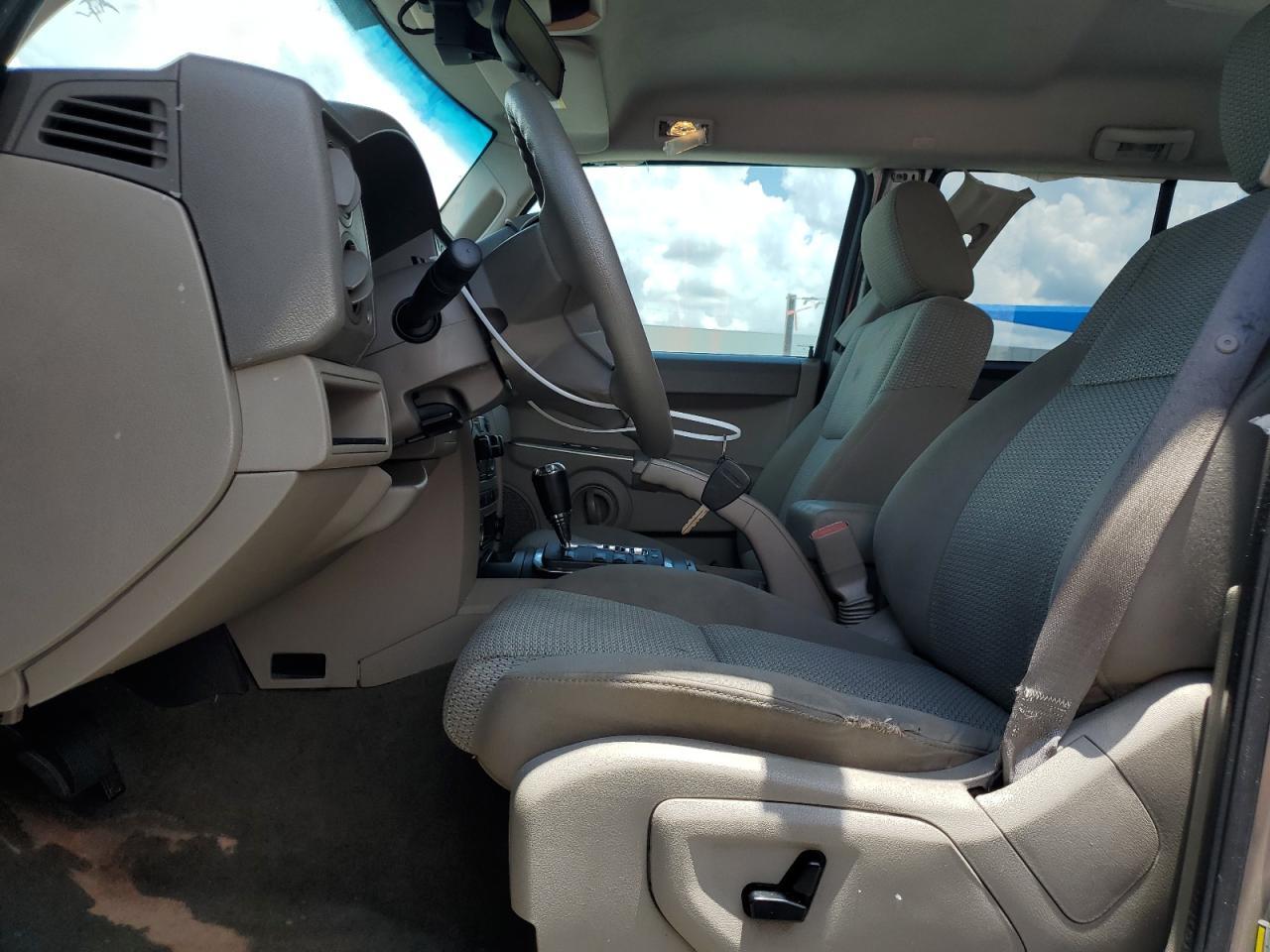 2006 Jeep Commander - Image 7