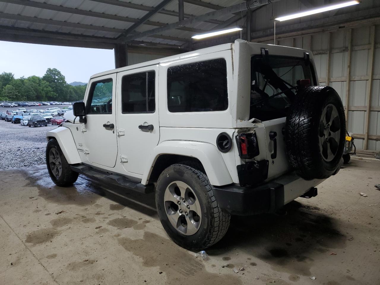 2017 Jeep Wrangler Unlimited Sahara - Фото 2