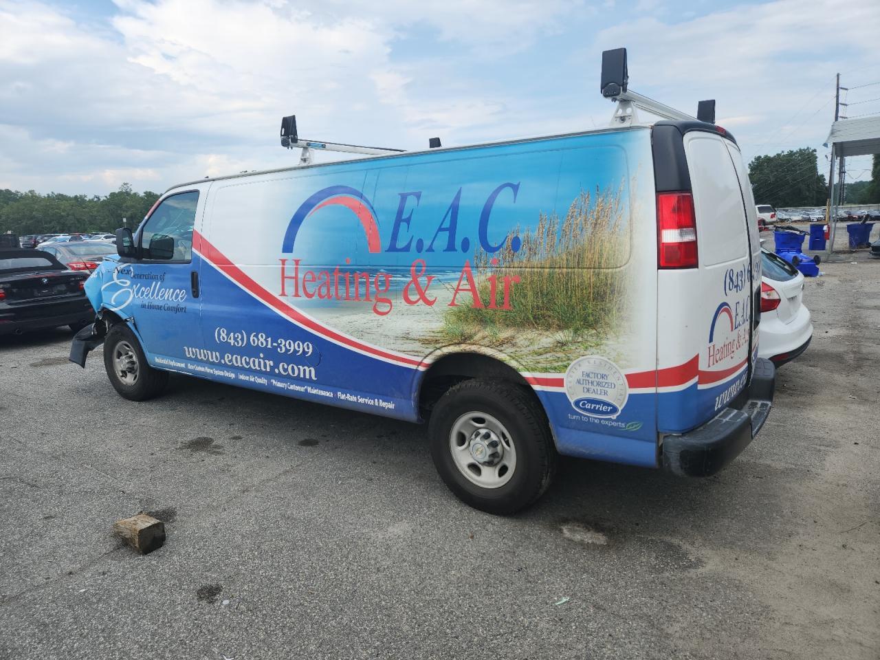 2022 Chevrolet Express G2500 - Фото 2
