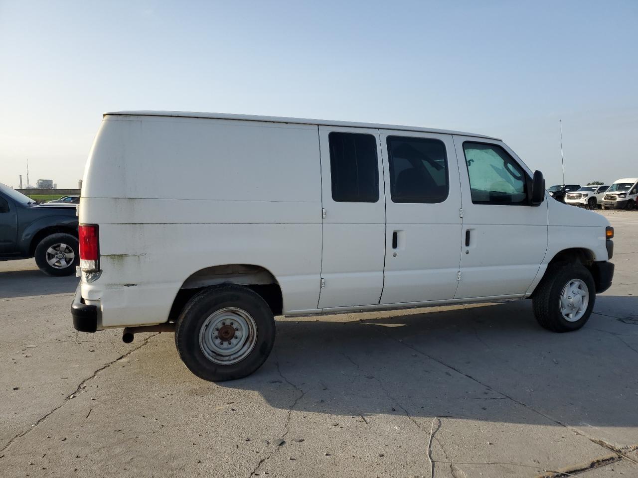 2008 Ford Econoline E250 Van - Фото 3