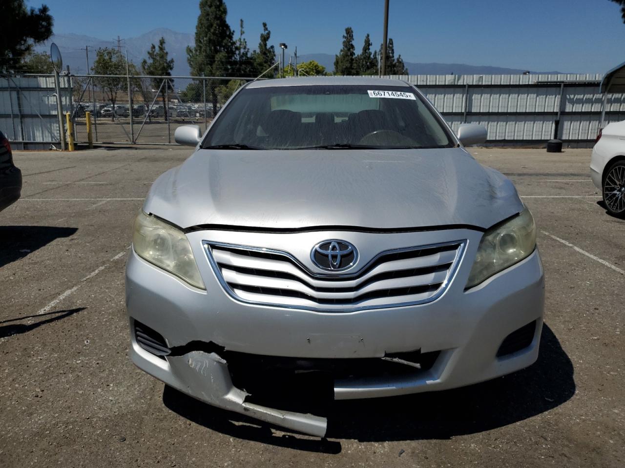 2010 Toyota Camry Base - Фото 5