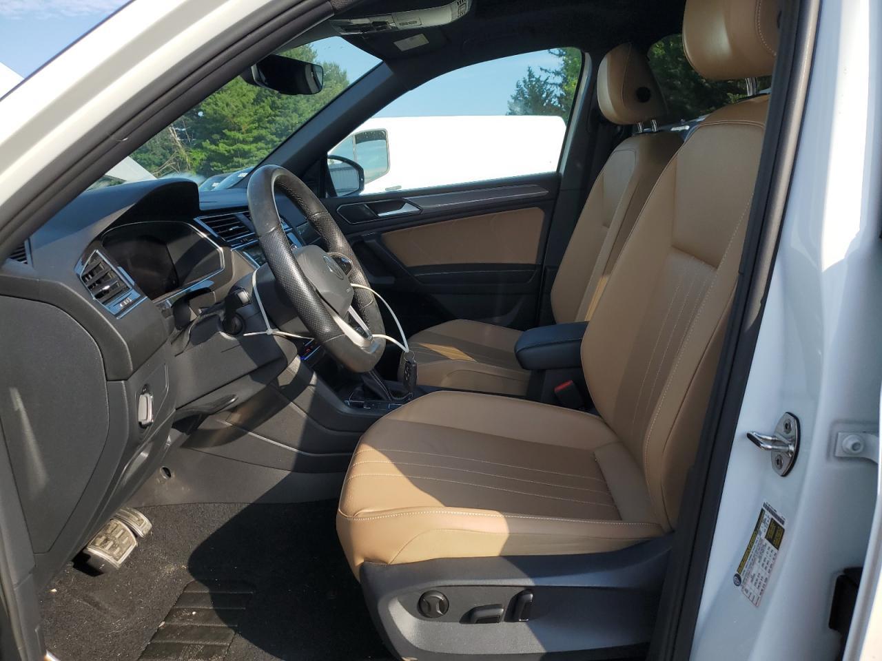 2022 Volkswagen Tiguan Se R-Line Black - Image 7