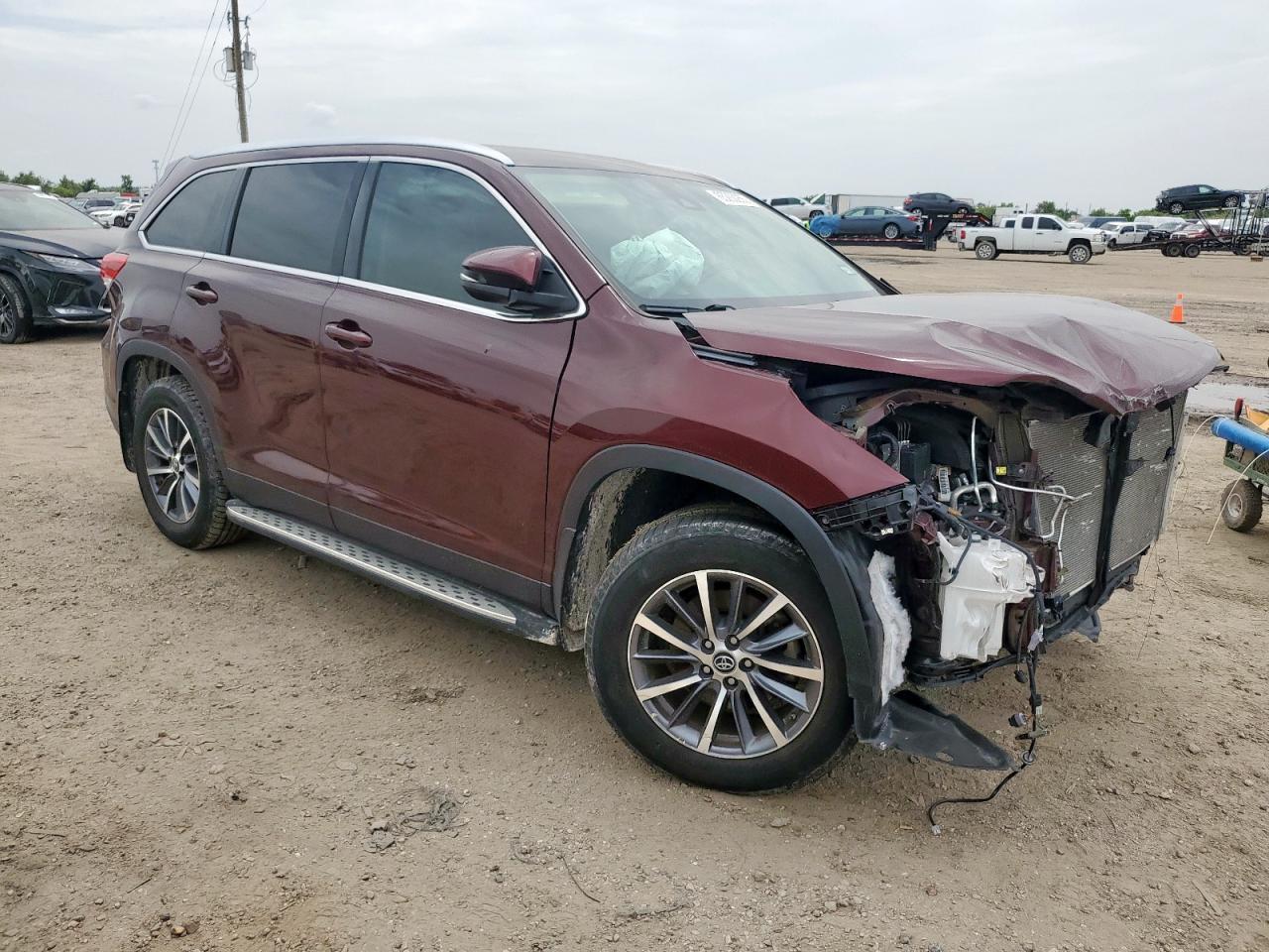 2019 Toyota Highlander Se - Фото 4