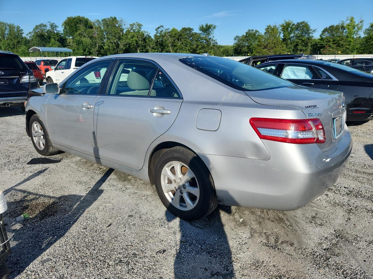 2011 Toyota Camry Base - Фото 2