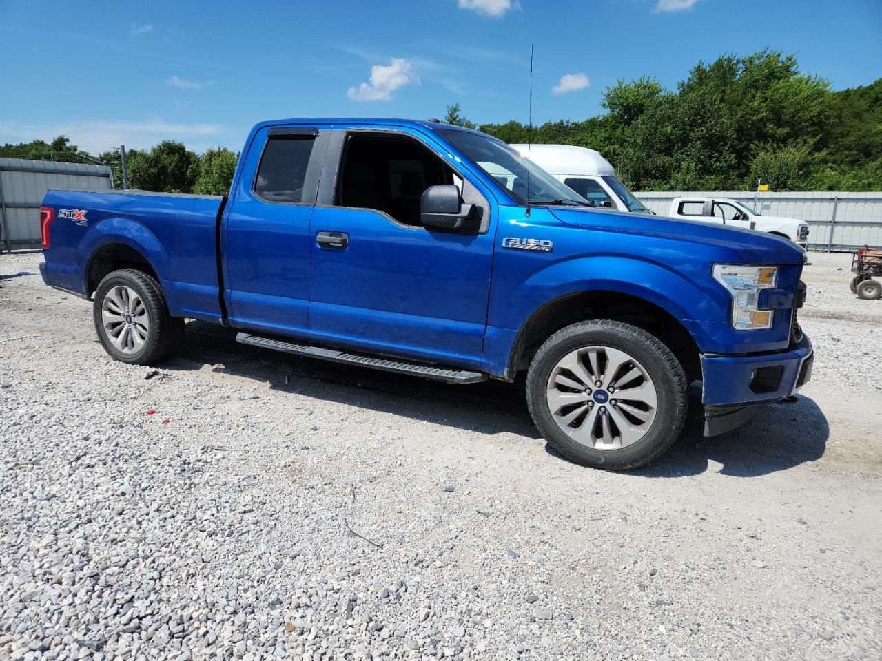 2017 Ford F150 Super Cab - Image 4