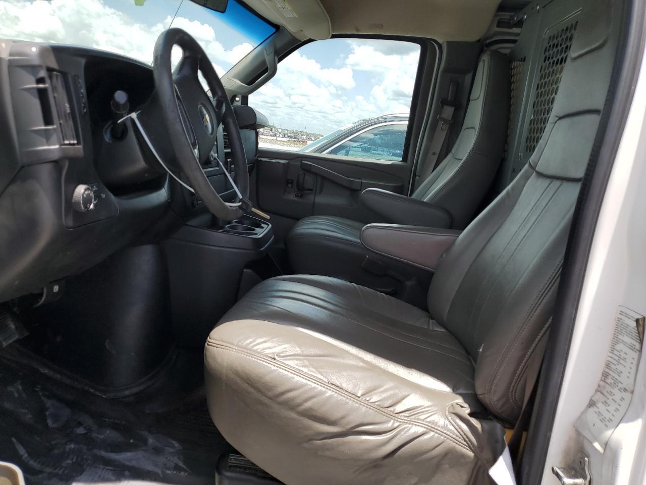 2016 Chevrolet Express G2500 - Фото 7