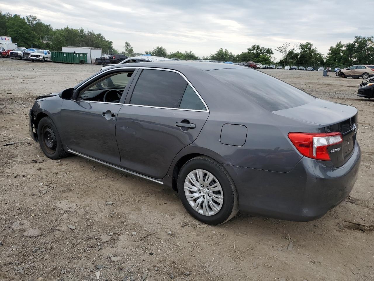 2012 Toyota Camry Base - Фото 2