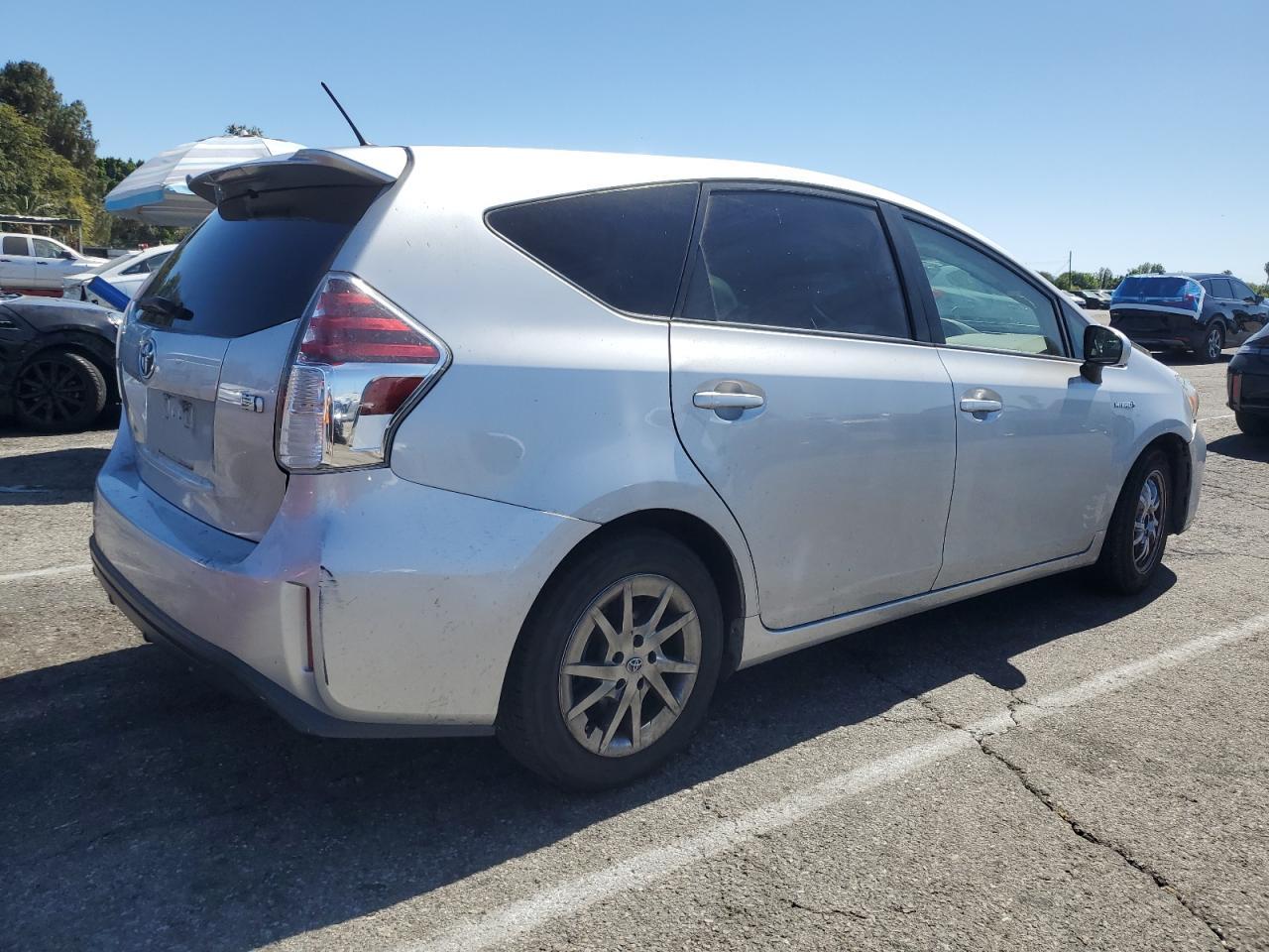 2017 Toyota Prius V - Фото 3