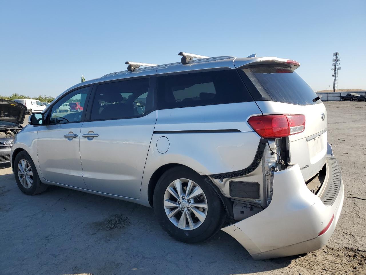 2016 Kia Sedona Lx - Фото 2