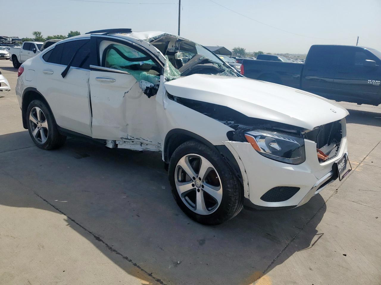 2017 Mercedes-Benz Glc Coupe 300 4Matic - Фото 4