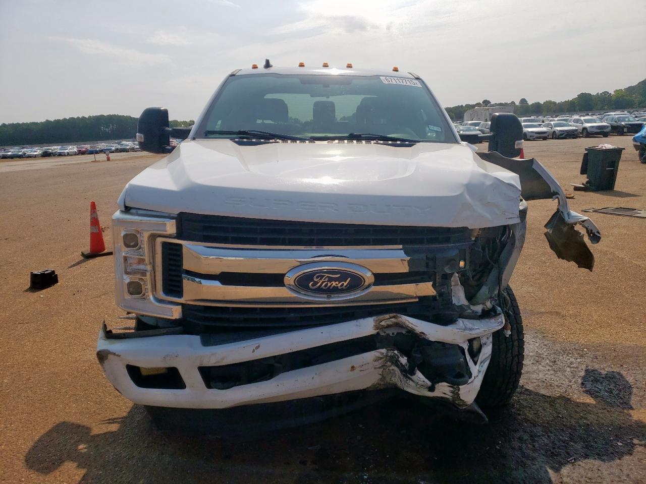 2019 Ford F350 Super Duty - Фото 5