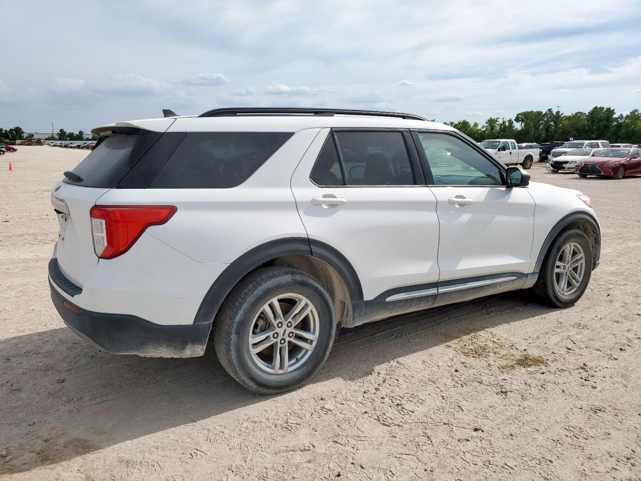 2022 Ford Explorer Xlt - Фото 3