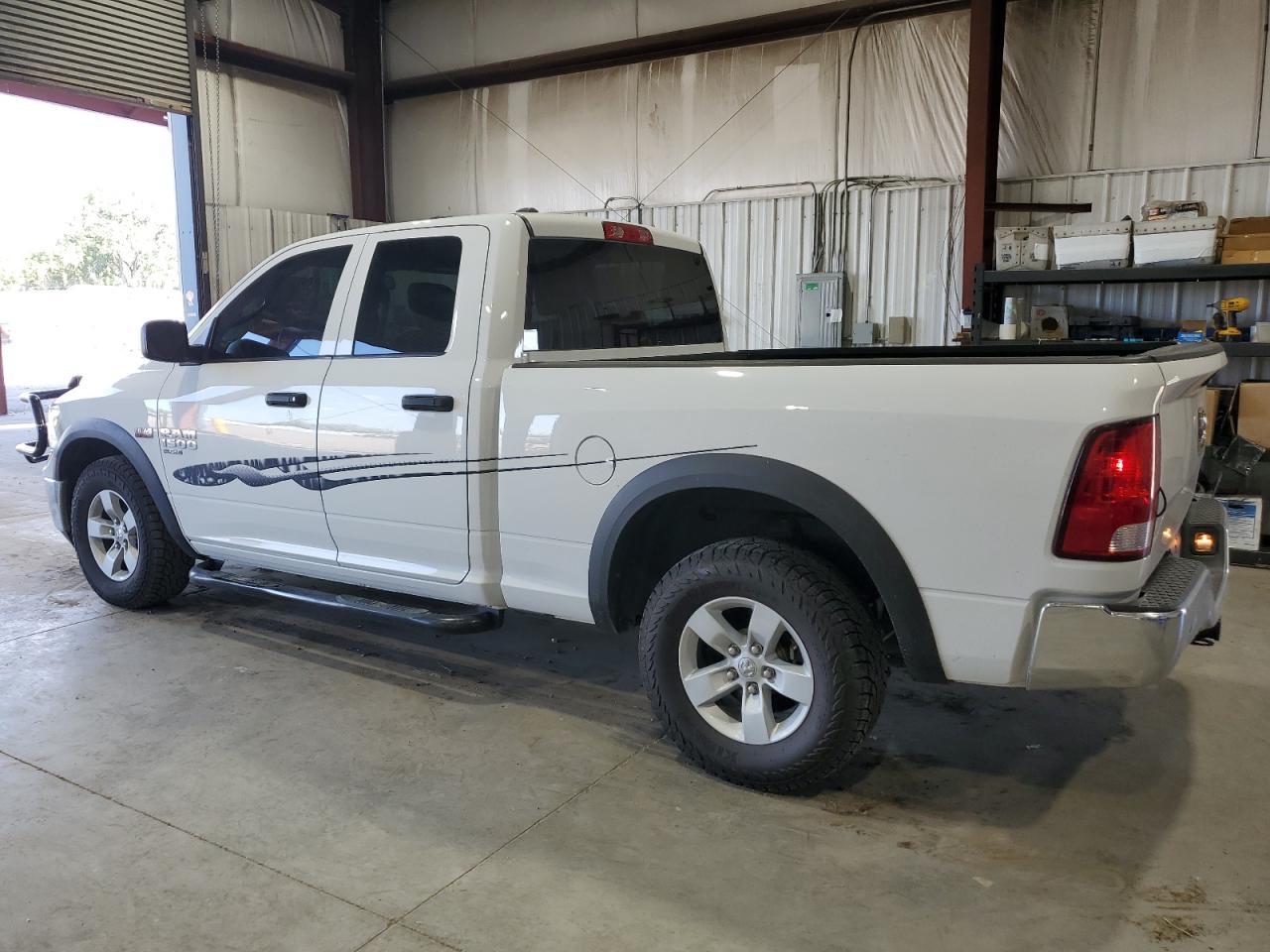 2019 Ram 1500 Classic Tradesman - Фото 2
