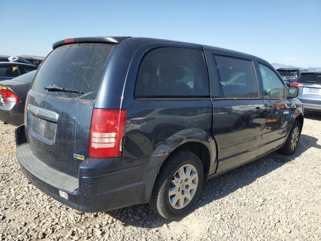 2008 Chrysler Town & Country - Image 3
